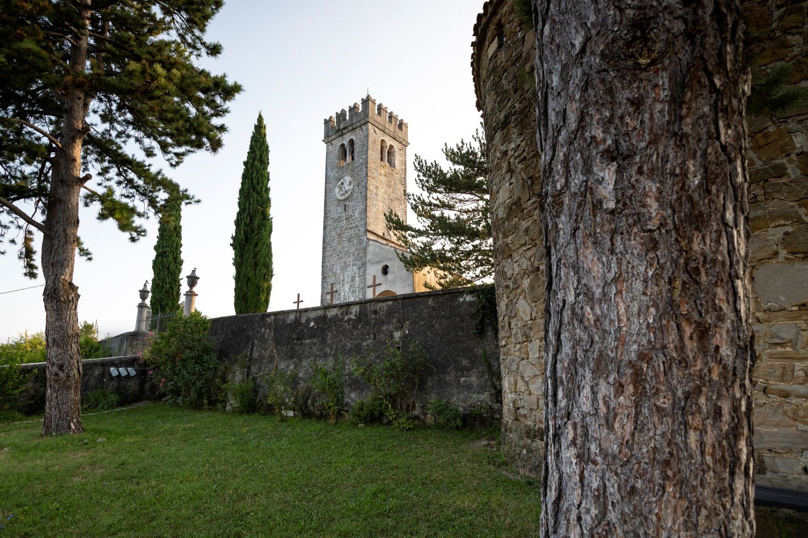 Die Kirche des Hl. Kreises über Kojsko, Kojsko